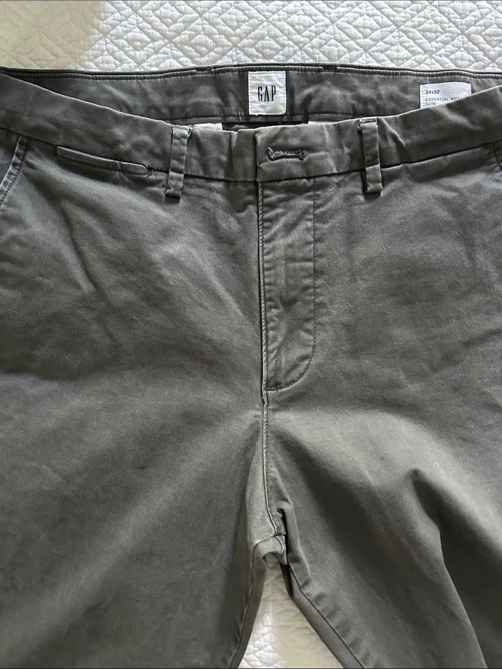 GAP Men's Grey Essential Khakis SLIM 34-32